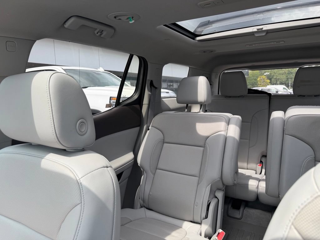 Used 2020 GMC Acadia SLT w/ Trailering Package FWD image 19