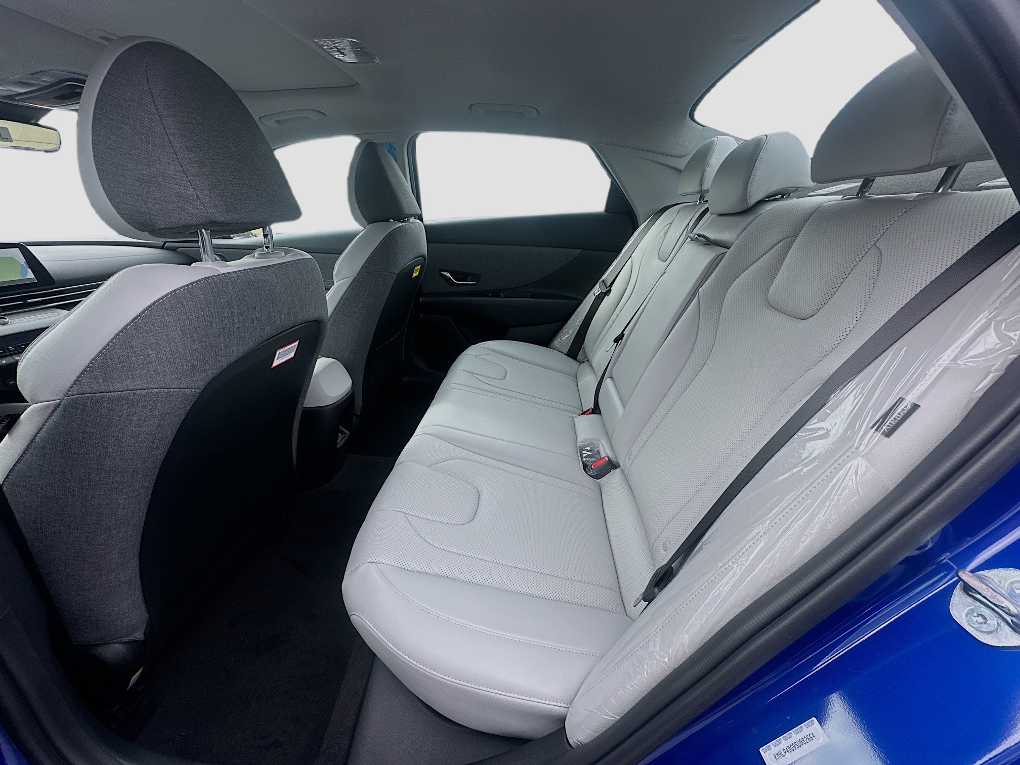 New 2025 Hyundai Elantra Limited w/ Cargo Package image 19