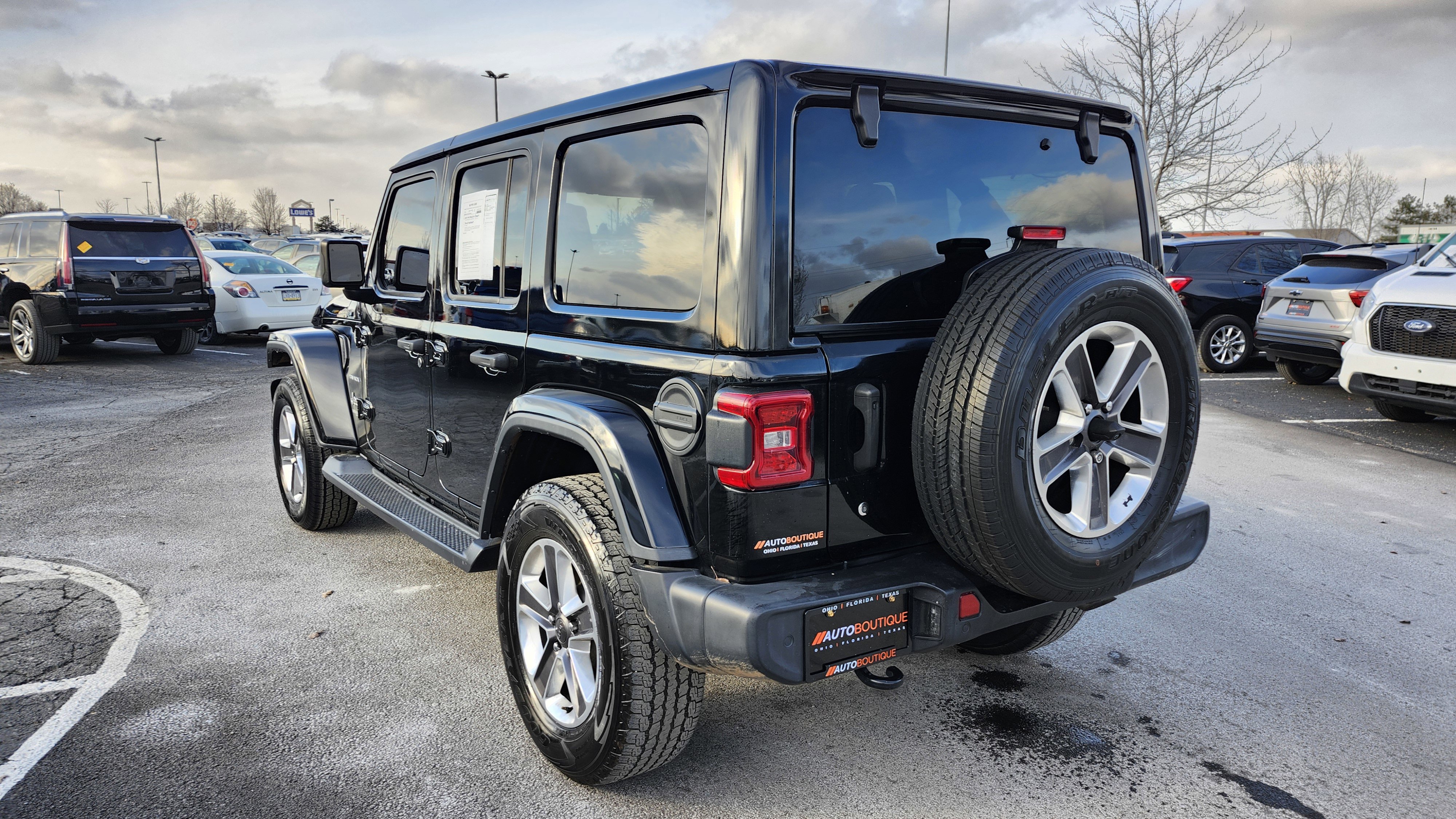 Used 2020 Jeep Wrangler Unlimited Sahara w/ Safety Group image 15