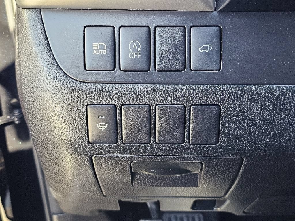 Used 2017 Toyota Highlander XLE FWD image 29