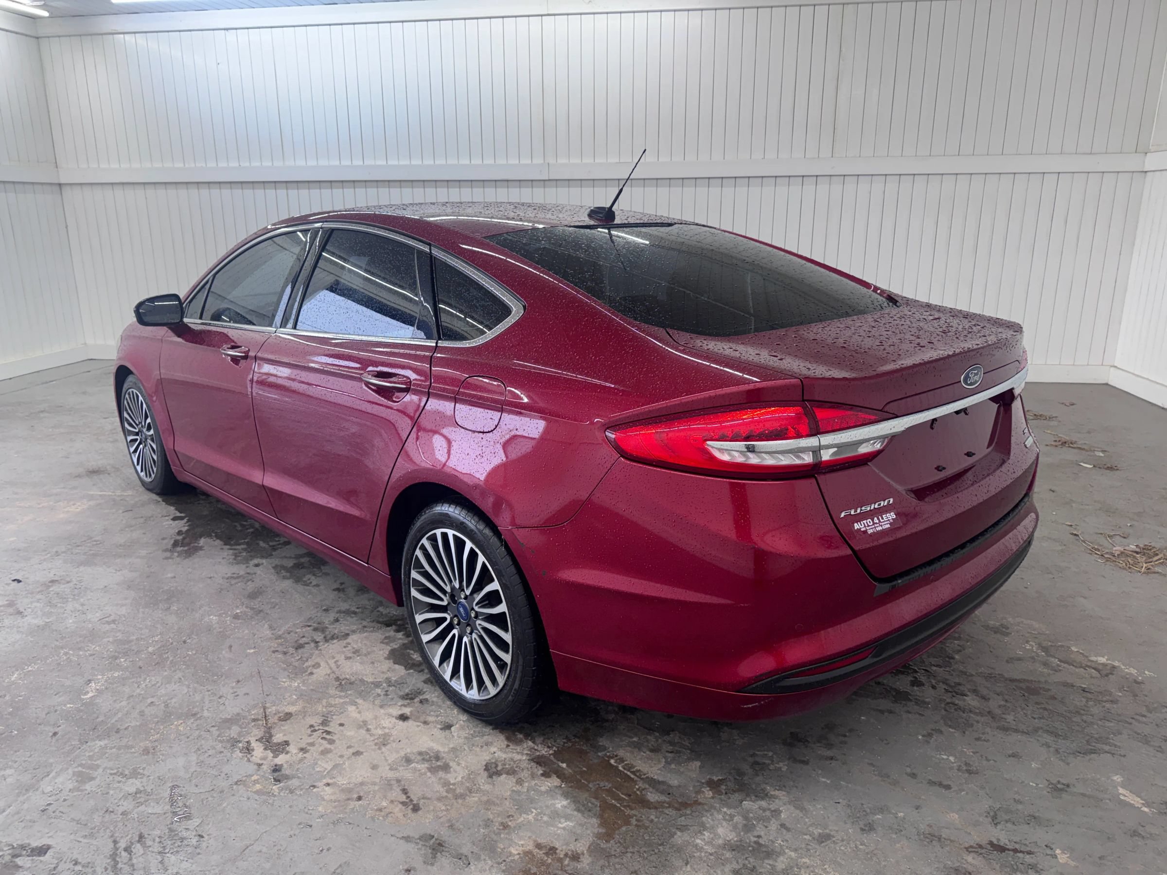 Used 2017 Ford Fusion SE w/ Fusion SE Technology Package FWD image 7