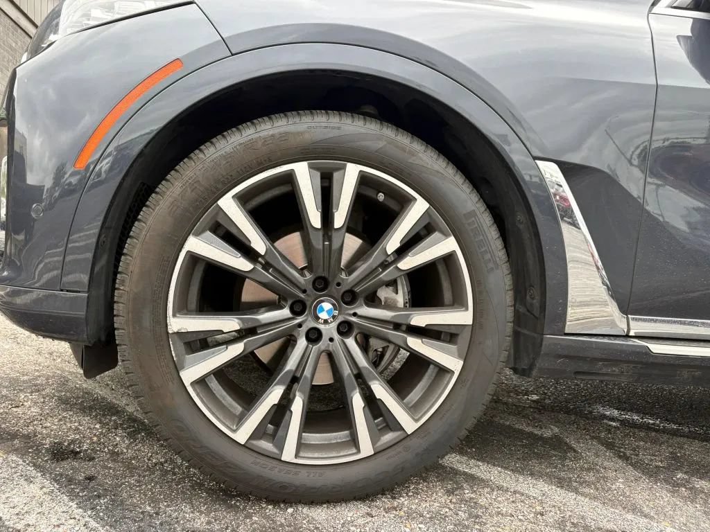 Used 2021 BMW X7 xDrive40i w/ Premium Package AWD/4WD image 34