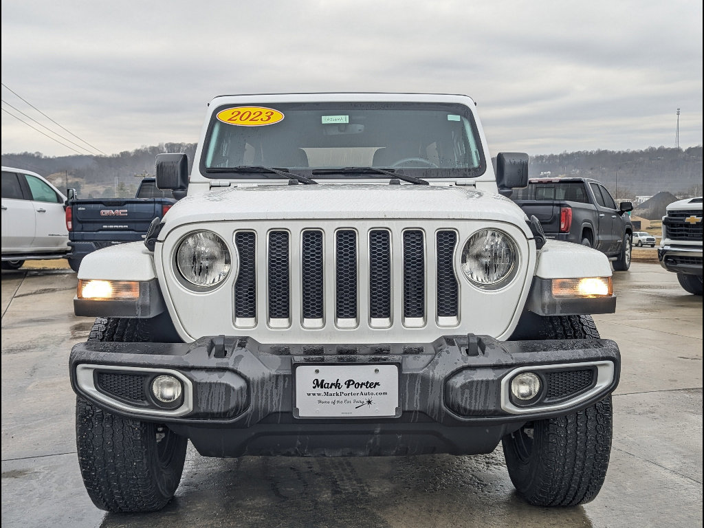 Used 2023 Jeep Wrangler Sahara w/ Cold Weather Group image 11
