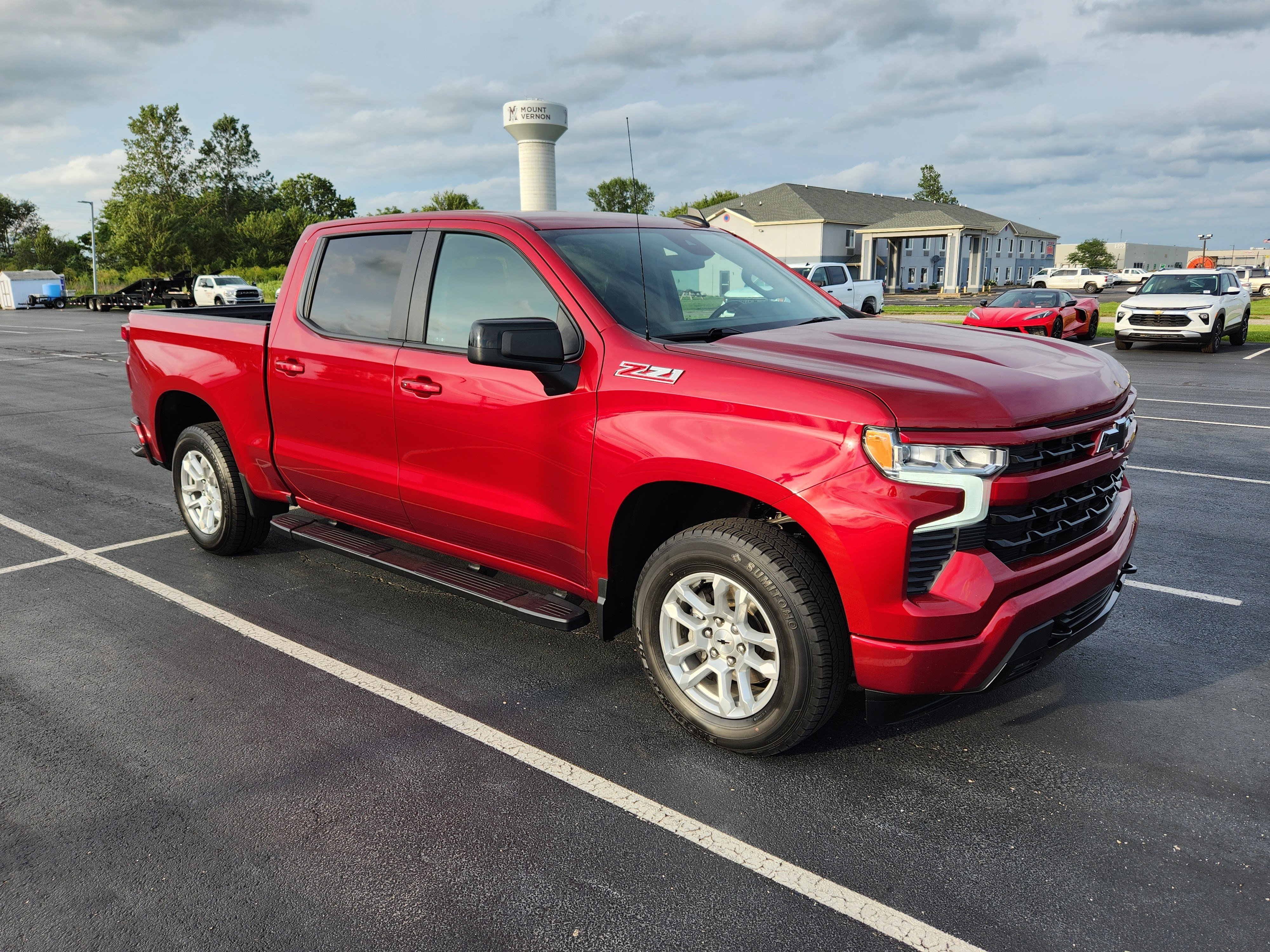 Used 2024 Chevrolet Silverado 1500 RST AWD/4WD image 9