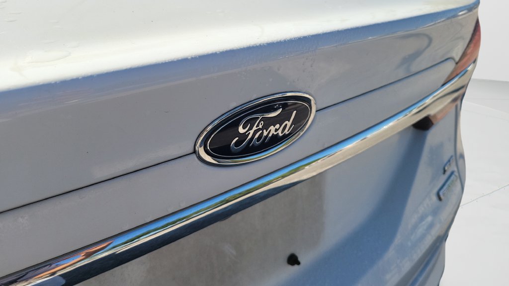 Used 2017 Ford Fusion SE FWD image 7