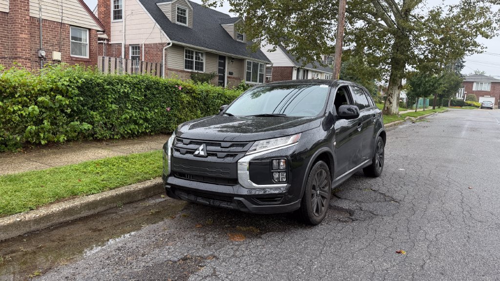 Used 2024 Mitsubishi Outlander Sport LE AWD/4WD image 2