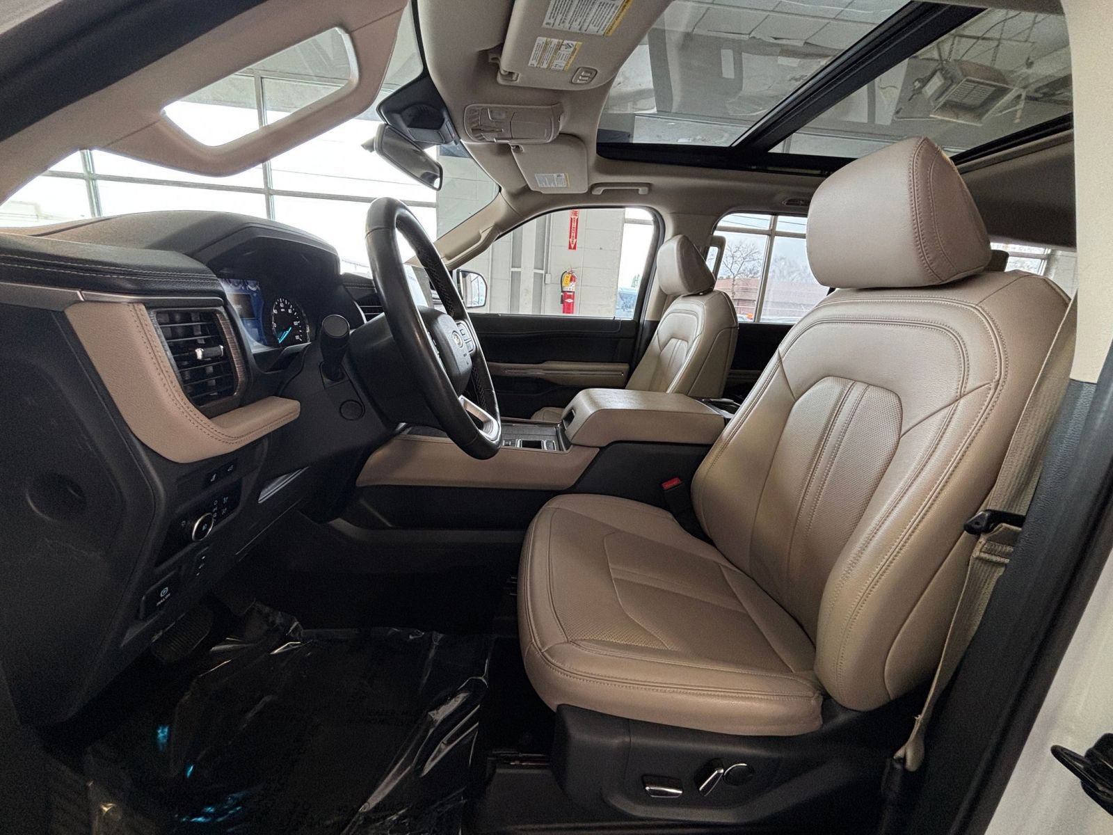 Used 2024 Ford Expedition Limited RWD image 31