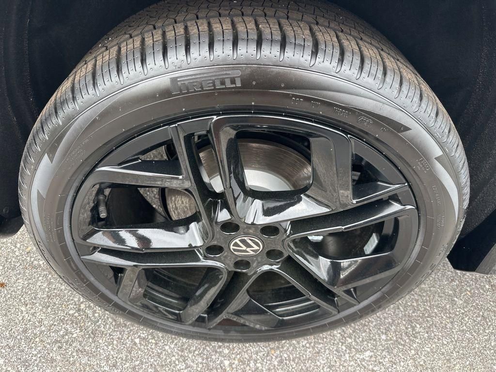 New 2026 Volkswagen Tiguan SE R-Line image 14