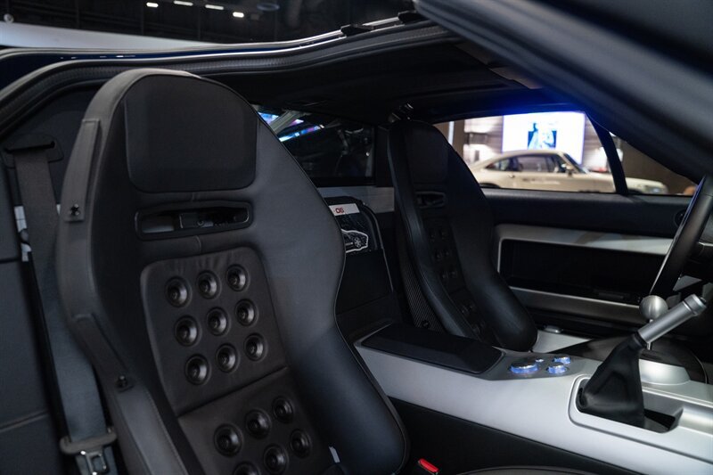 Used 2006 Ford GT RWD image 9
