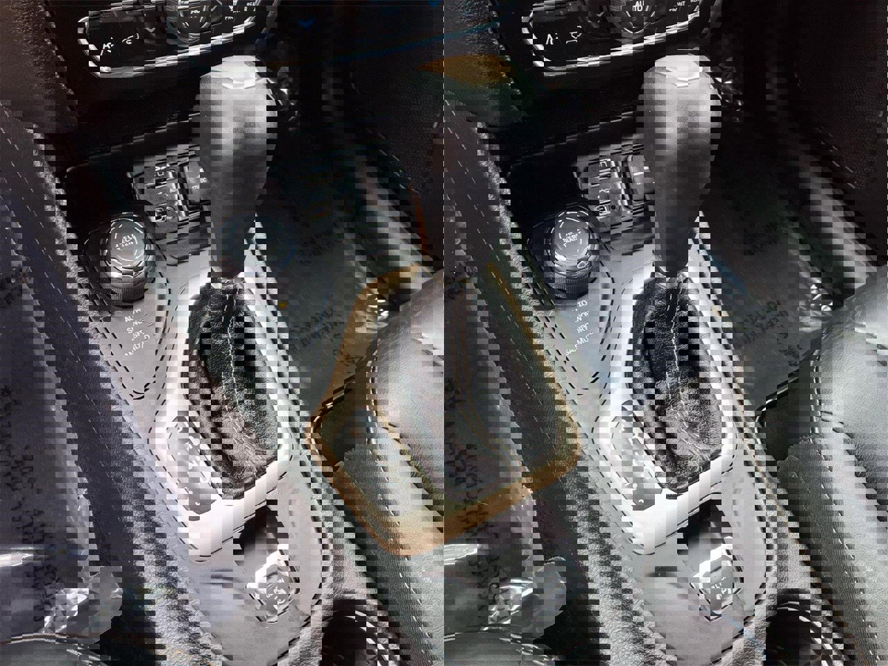 Used 2018 Jeep Cherokee Limited image 22