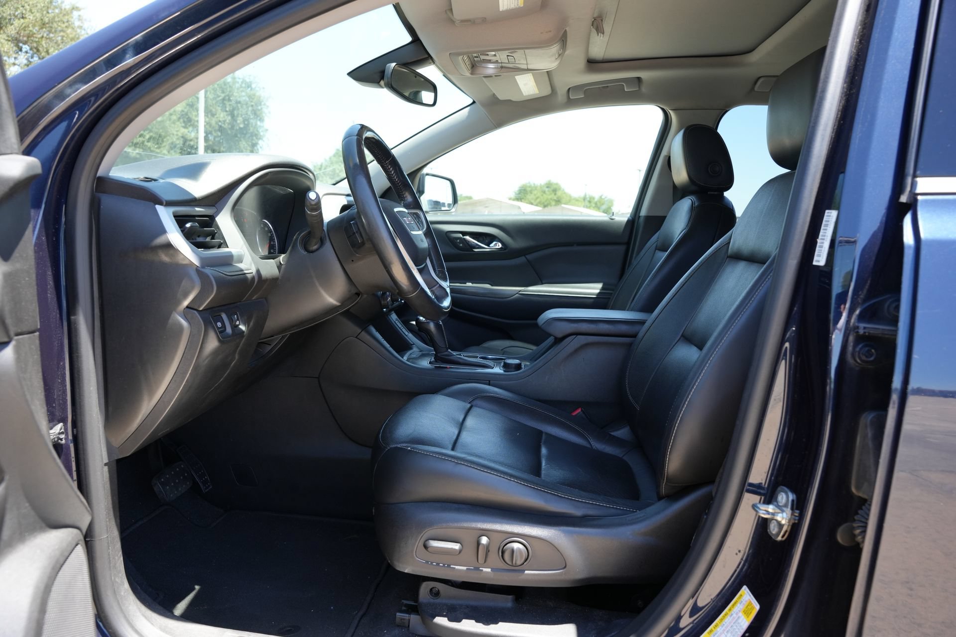 Used 2017 GMC Acadia SLT FWD image 12