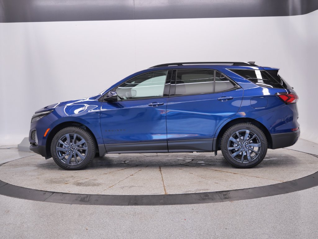 Used 2023 Chevrolet Equinox RS w/ RS Leather Package AWD/4WD image 2