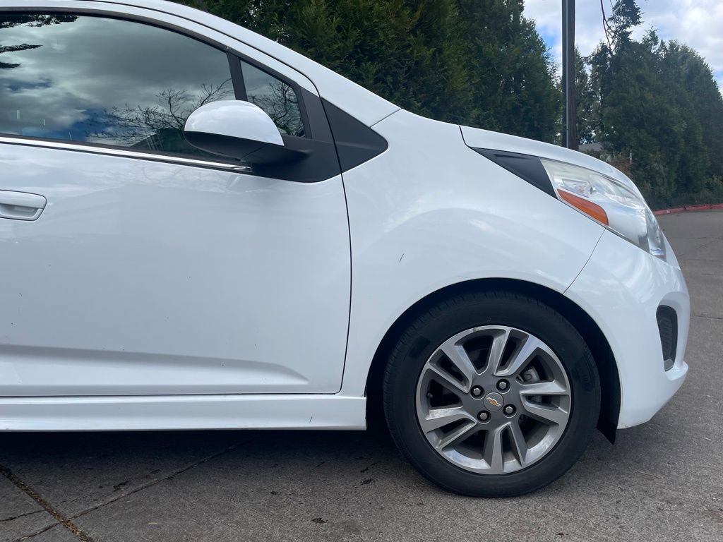 Used 2016 Chevrolet Spark LT image 2