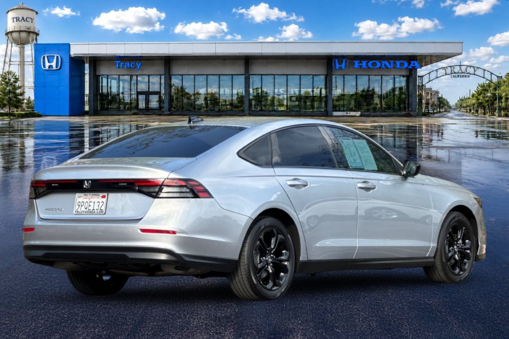 Used 2025 Honda Accord SE image 6