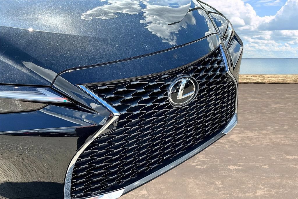 Used 2022 Lexus IS 300 AWD w/ Premium Package image 33