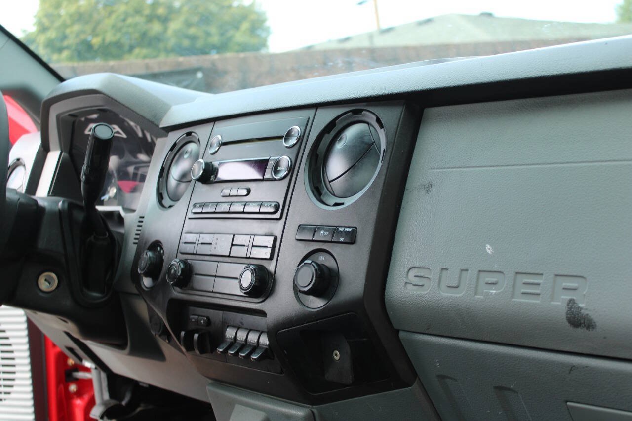 Used 2015 Ford F250 XL w/ Power Equipment Group AWD/4WD image 16