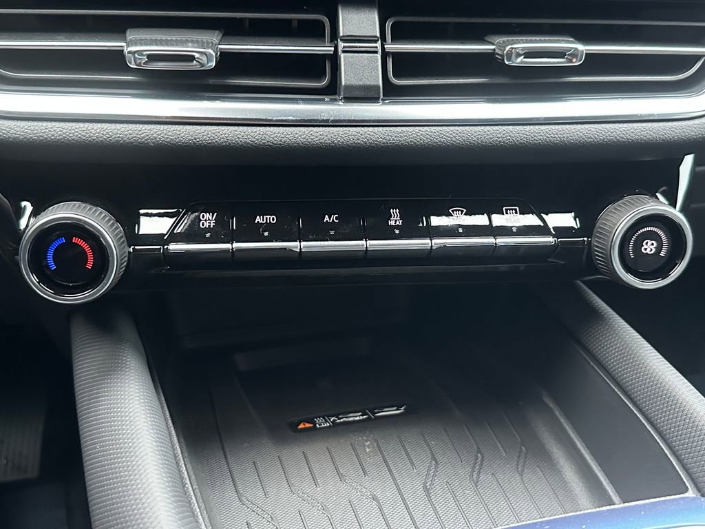 New 2026 Chevrolet Equinox EV LT image 28