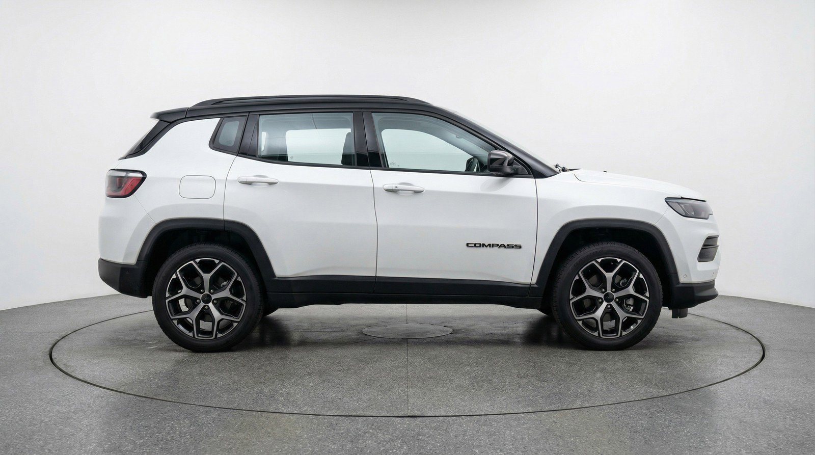 Used 2025 Jeep Compass Limited image 11