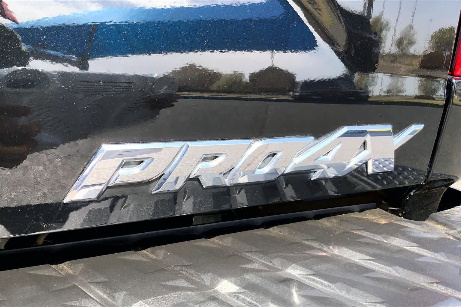 Used 2018 Nissan Titan PRO-4X w/ Pro-4x Utility Package image 10