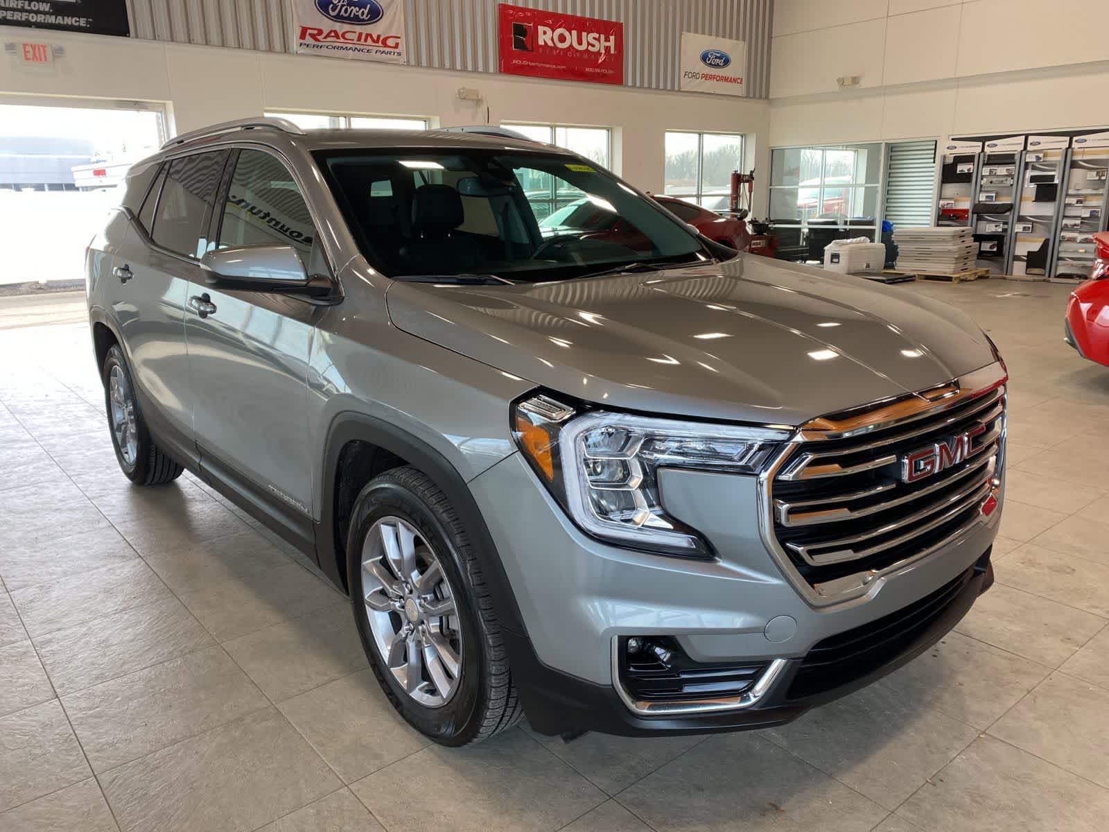Used 2024 GMC Terrain SLT FWD image 7