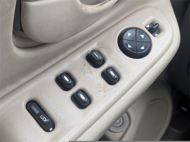 Used 2004 Oldsmobile Alero GL image 22