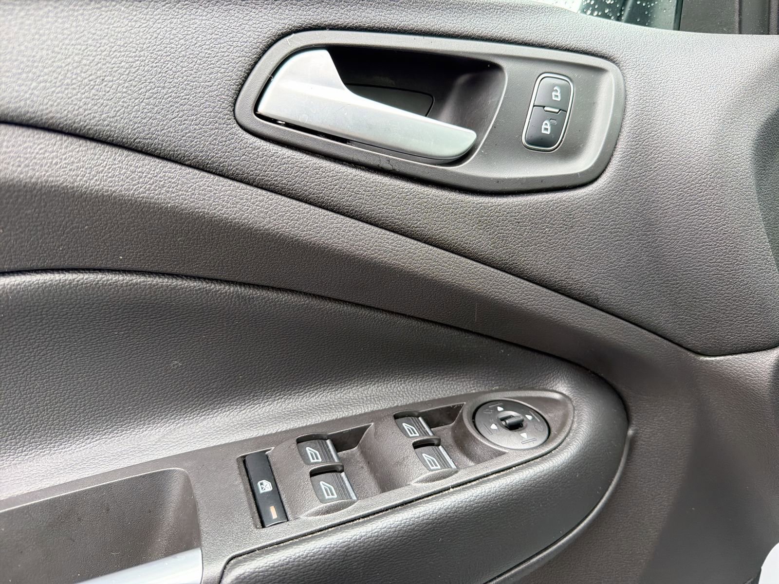 Used 2019 Ford Escape SEL AWD/4WD image 22