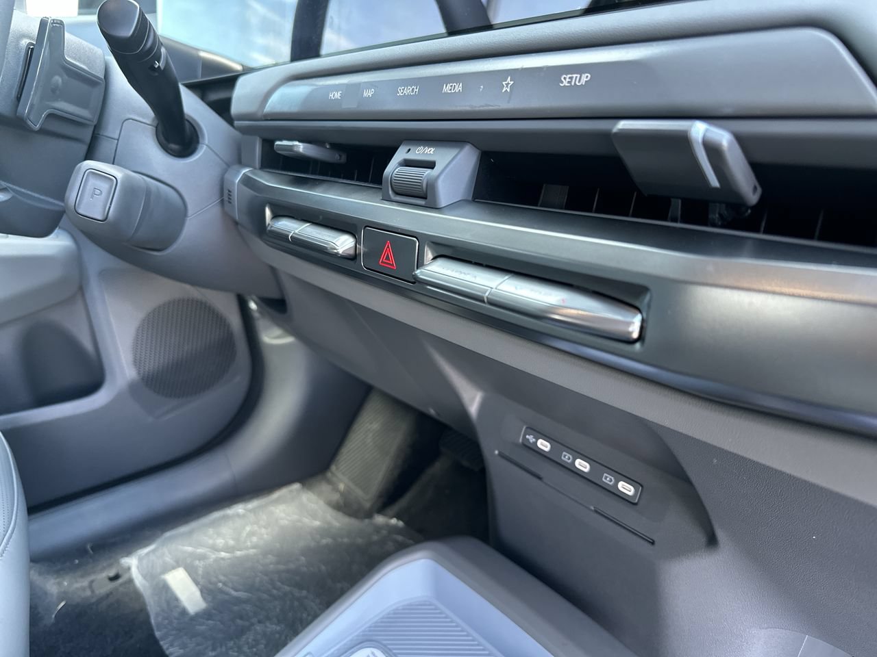 New 2027 Kia EV3 Wind FWD image 15