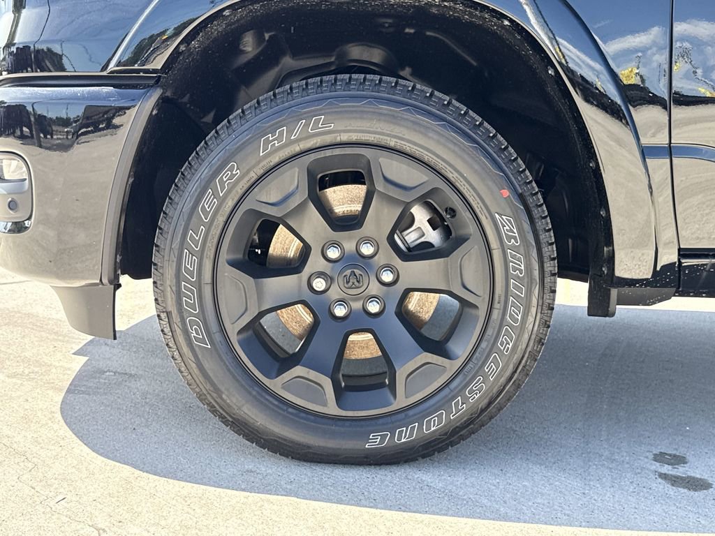 New 2026 RAM 1500 4x4 Crew Cab image 9