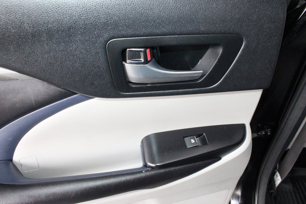 Certified 2018 Toyota Highlander Limited Platinum image 50