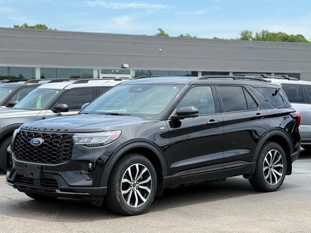 Used 2025 Ford Explorer ST-Line AWD/4WD image 35