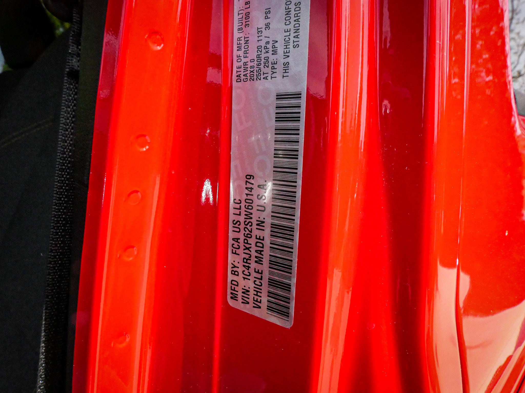 Used 2025 Jeep Wrangler Sahara image 33