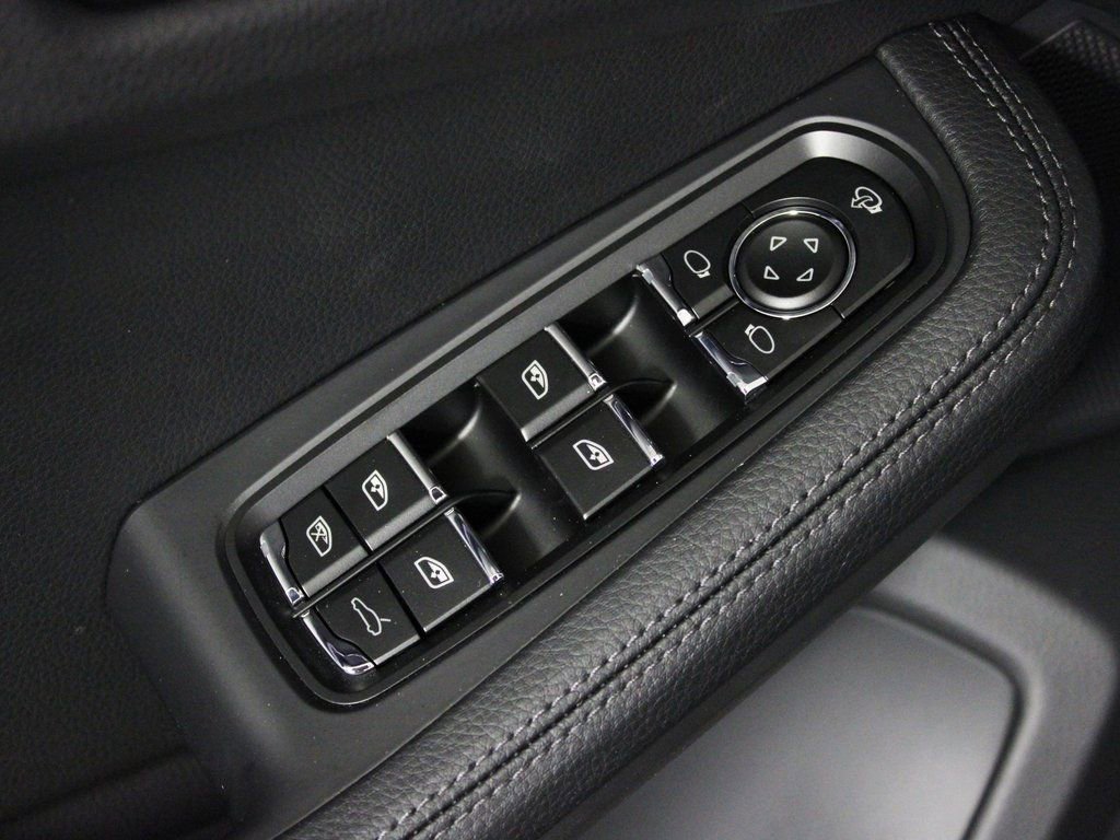 Certified 2026 Porsche Macan S image 16