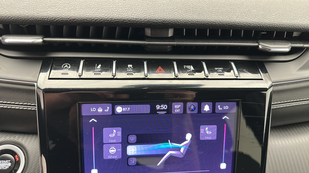 Used 2025 Jeep Grand Cherokee Altitude AWD/4WD image 22