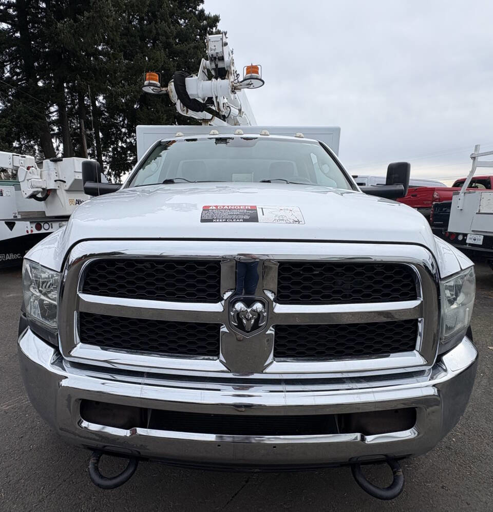 Used 2014 RAM 5500 Tradesman w/ Ambulance Prep Group RWD image 16