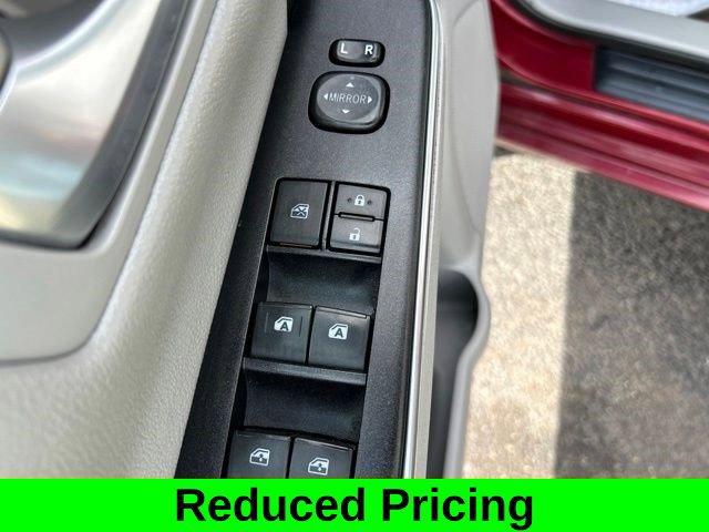 Used 2015 Toyota Camry XLE FWD image 12