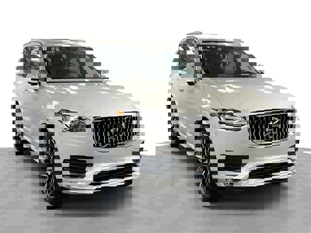 Used 2022 Volvo XC90 T6 Momentum w/ Advanced Package
