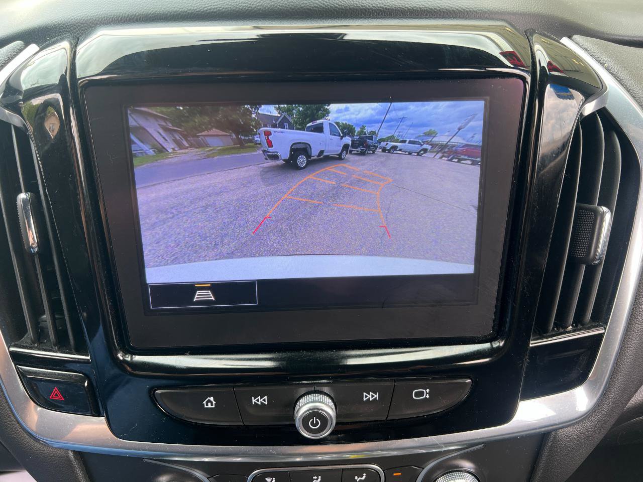 Used 2023 Chevrolet Traverse LT FWD image 58