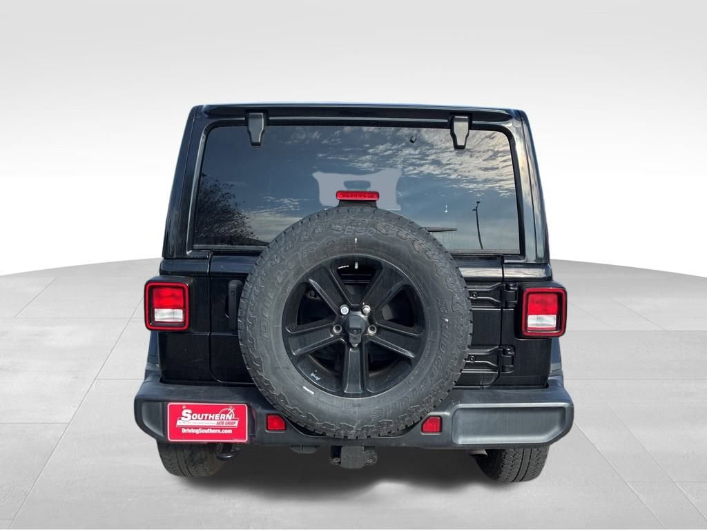 Used 2022 Jeep Wrangler Unlimited Sahara image 4