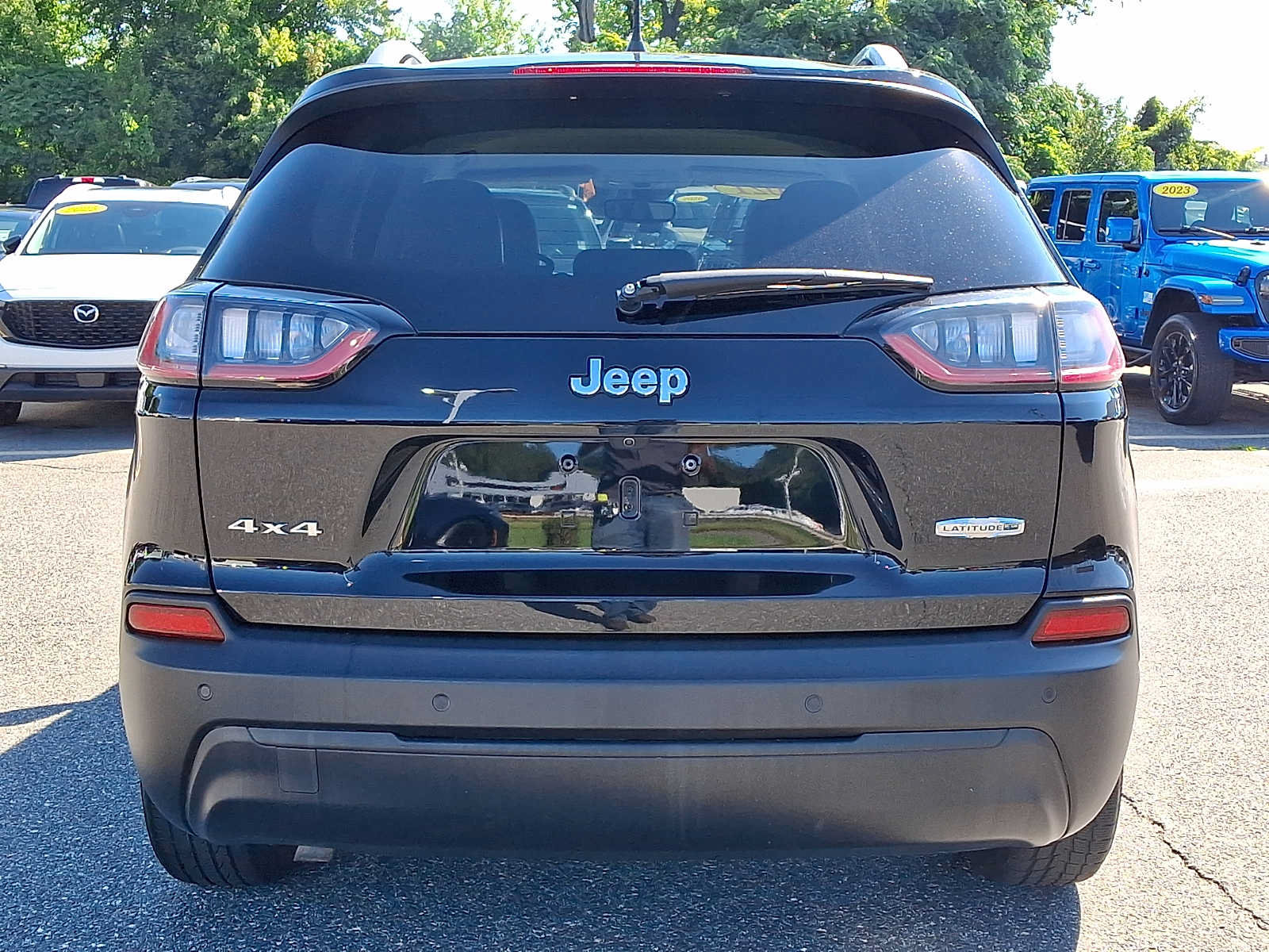 Used 2021 Jeep Cherokee Latitude Plus AWD/4WD image 5