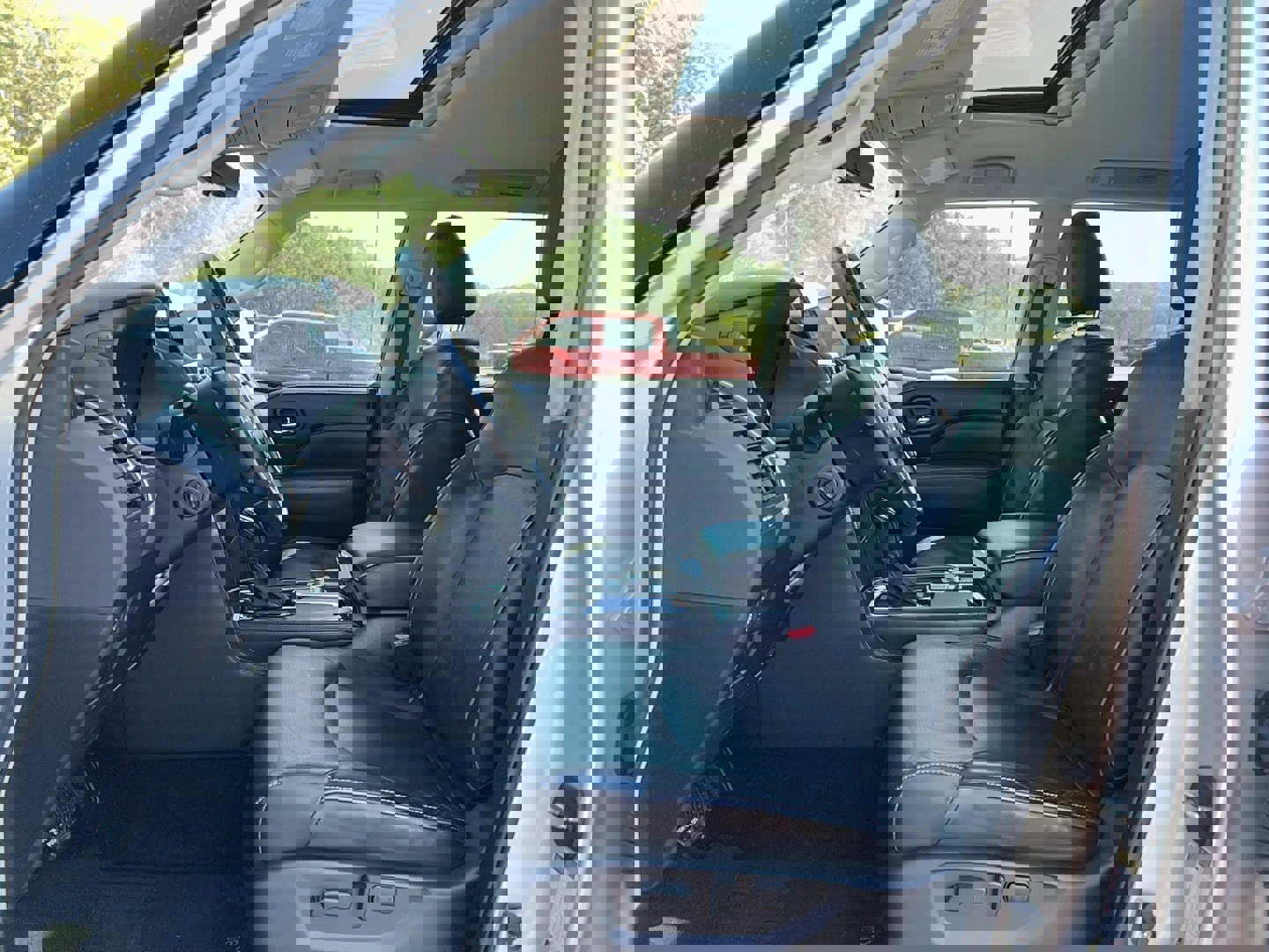 Used 2022 INFINITI QX80 Luxe w/ All-Season Package image 10