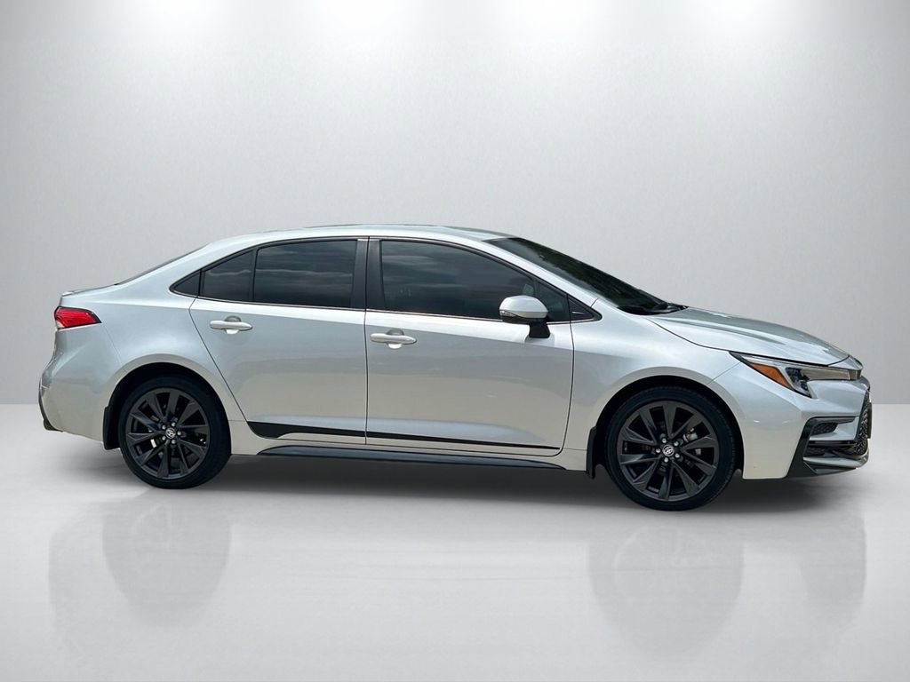 Used 2023 Toyota Corolla SE FWD image 4