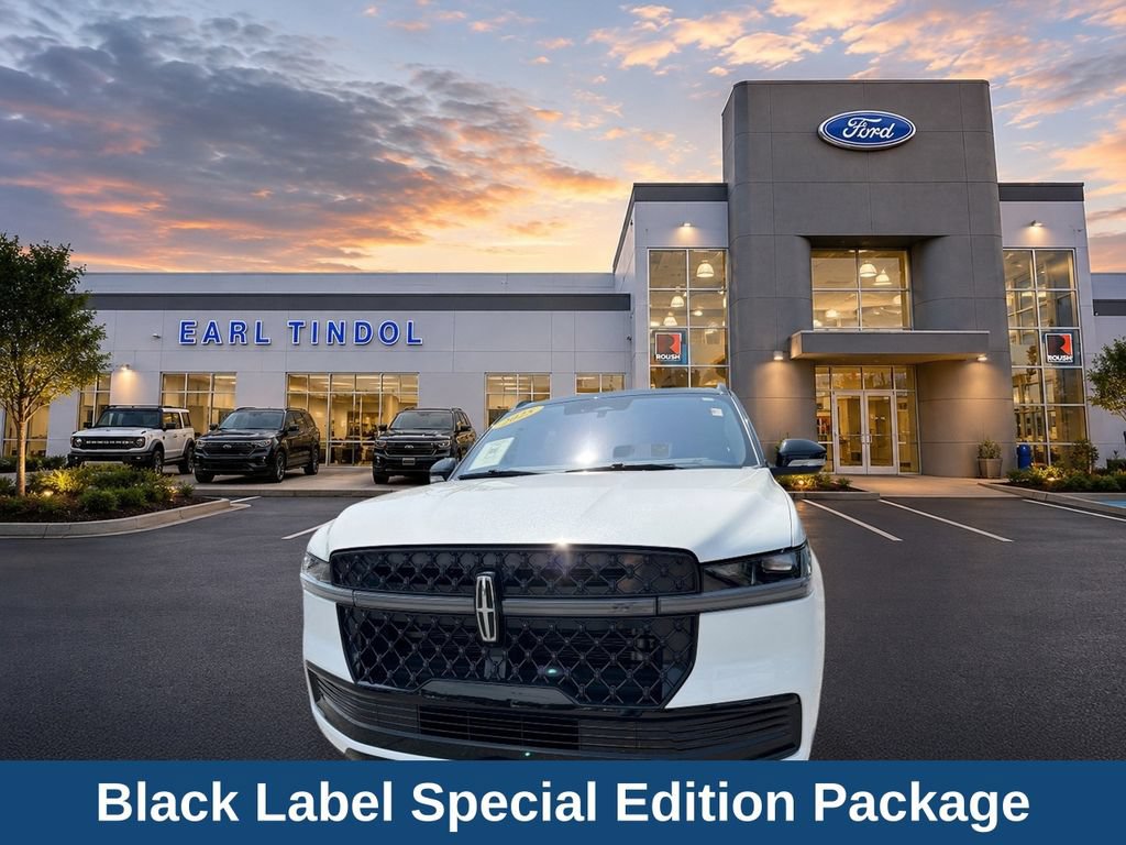 Used 2025 Lincoln Navigator L Black Label AWD/4WD image 3