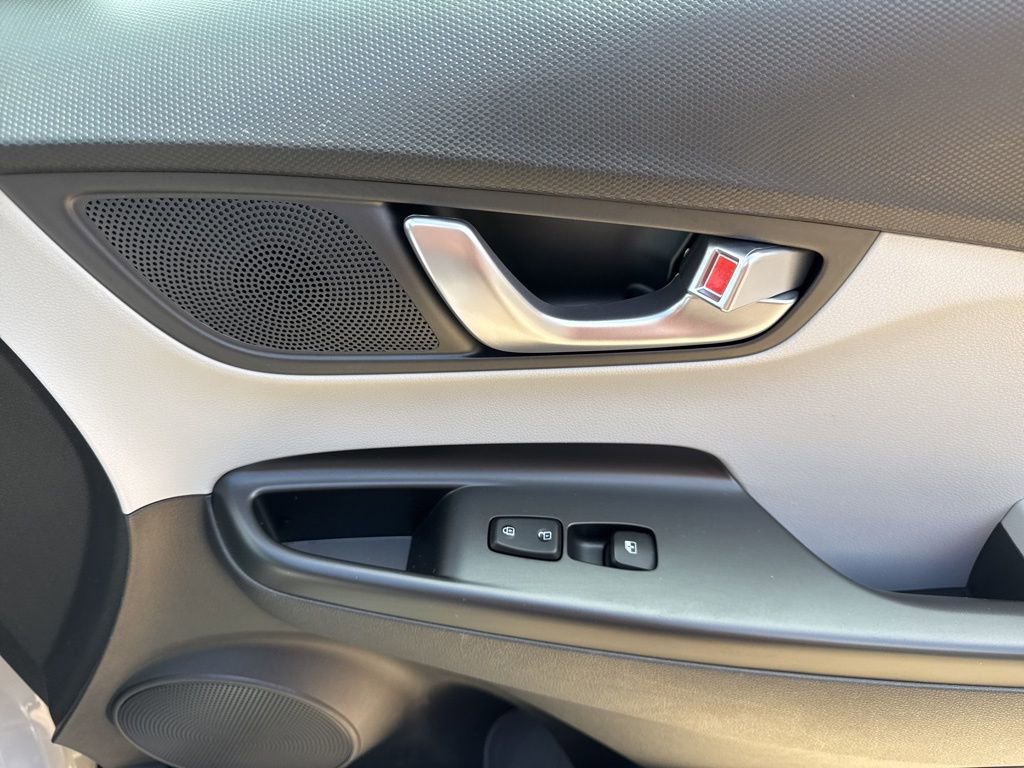 Used 2023 Hyundai Kona SEL w/ Convenience Package image 18