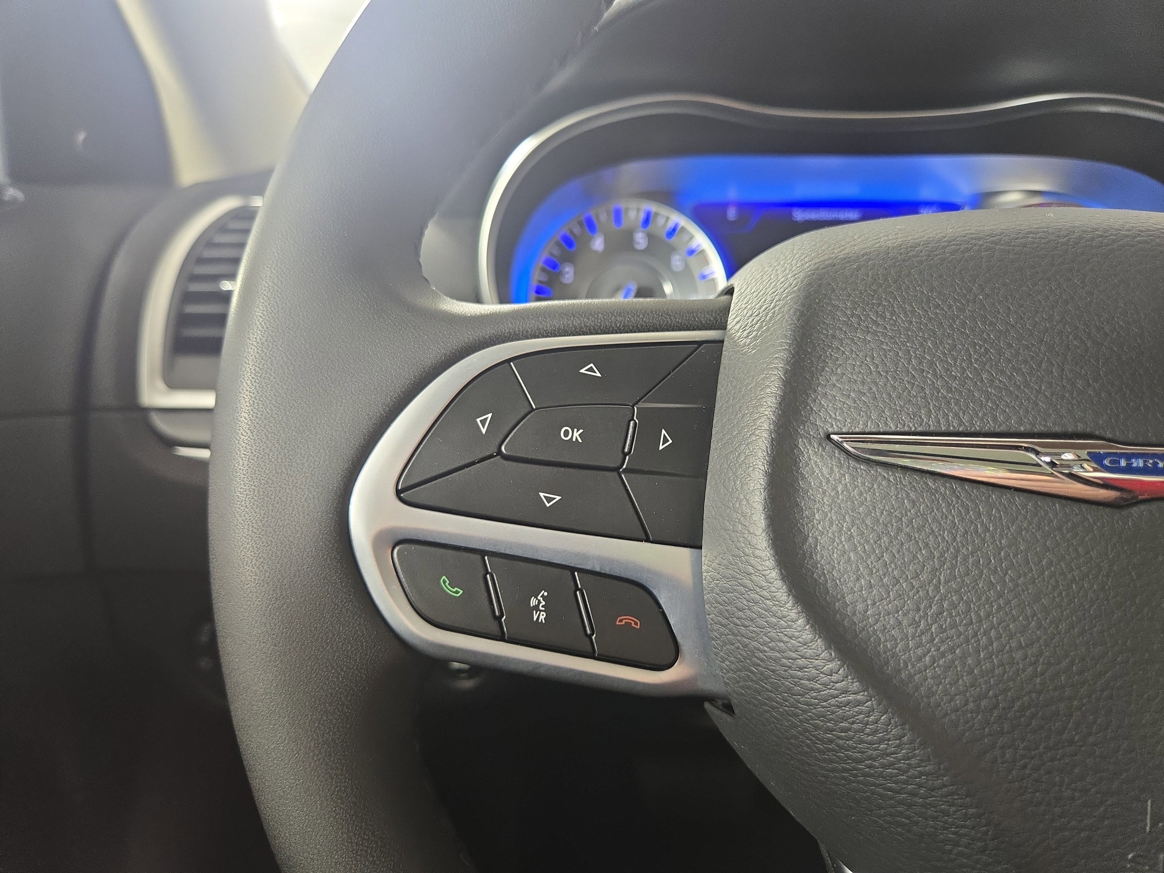 Used 2023 Chrysler 300 Touring L w/ Popular Equipment Group image 15