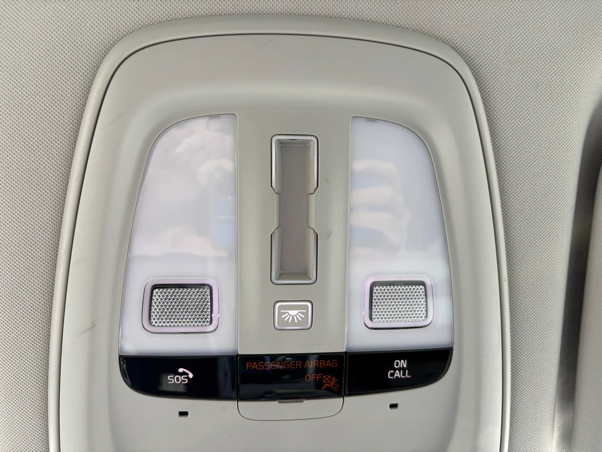 Used 2022 Volvo XC60 B5 Momentum w/ Advanced Package image 30