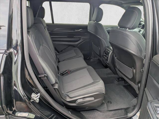 Used 2025 Jeep Grand Cherokee L Laredo RWD image 17