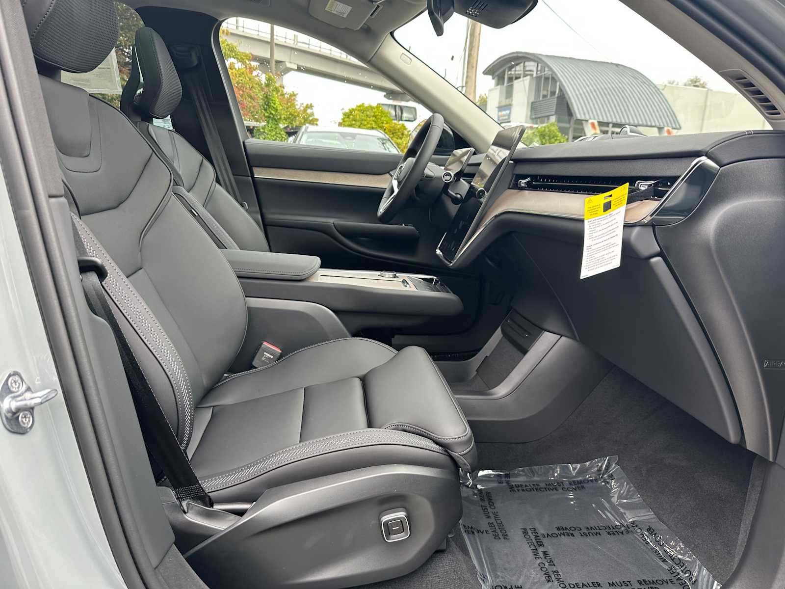 New 2025 Volvo EX90 Ultra w/ Protection Package Premier image 10