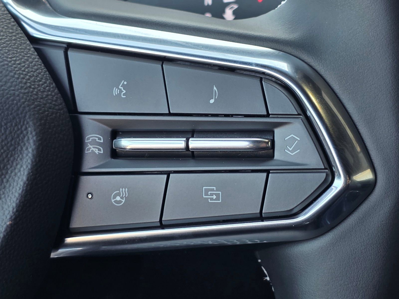 New 2026 Chevrolet Equinox EV LT image 30