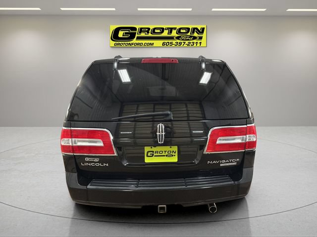 Used 2013 Lincoln Navigator L 4WD image 3