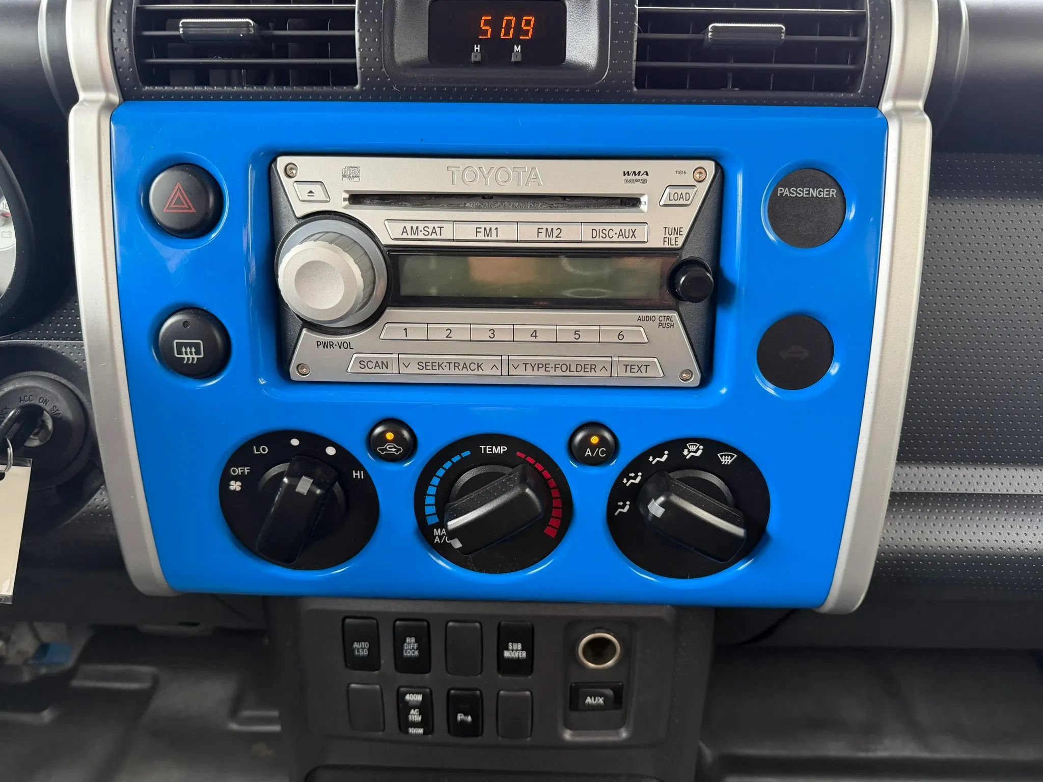Used 2007 Toyota FJ Cruiser 2WD w/ Upgrade Pkg 2 image 18